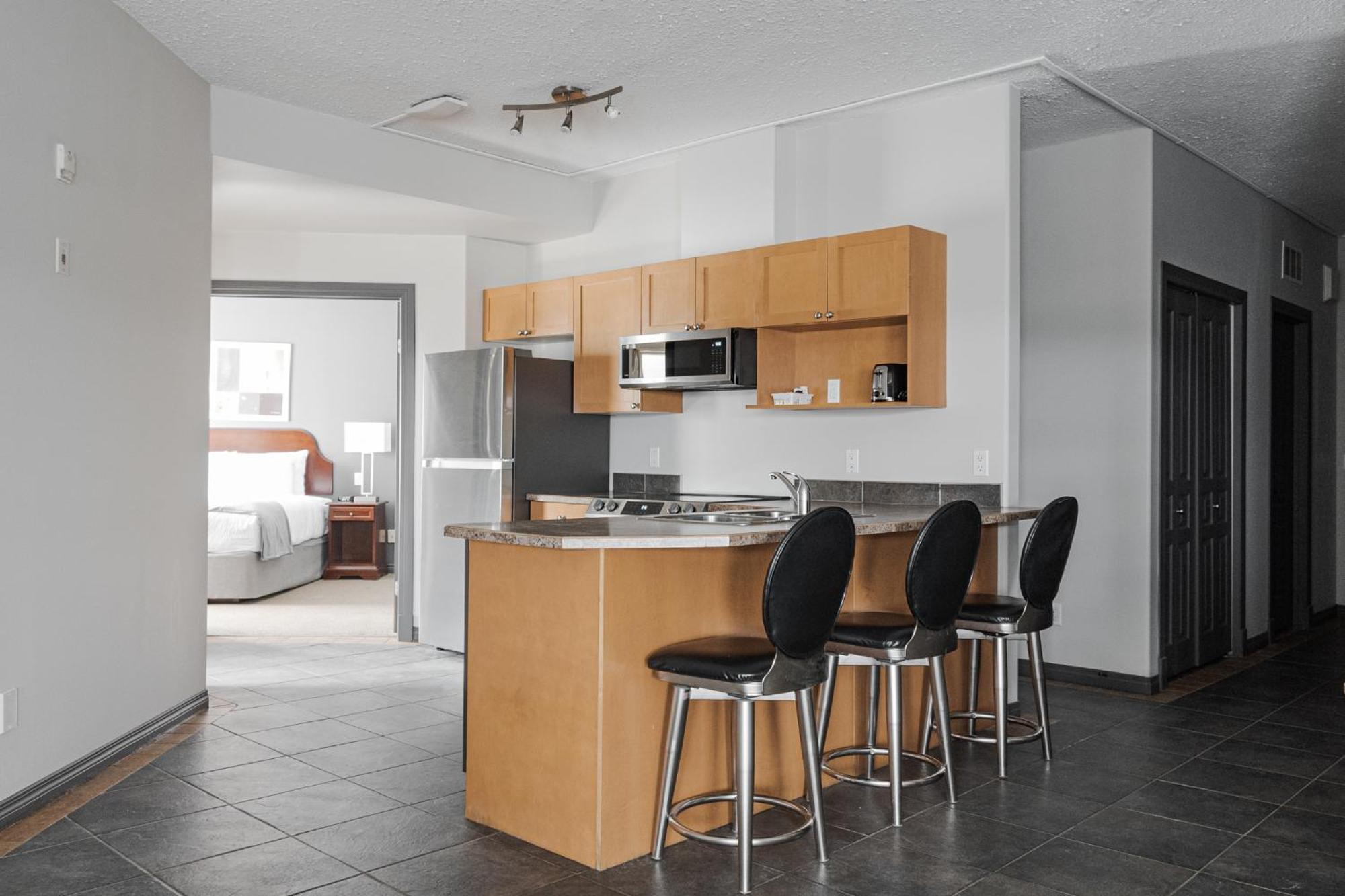 Premier Residence - Форт Макмъри Екстериор снимка
