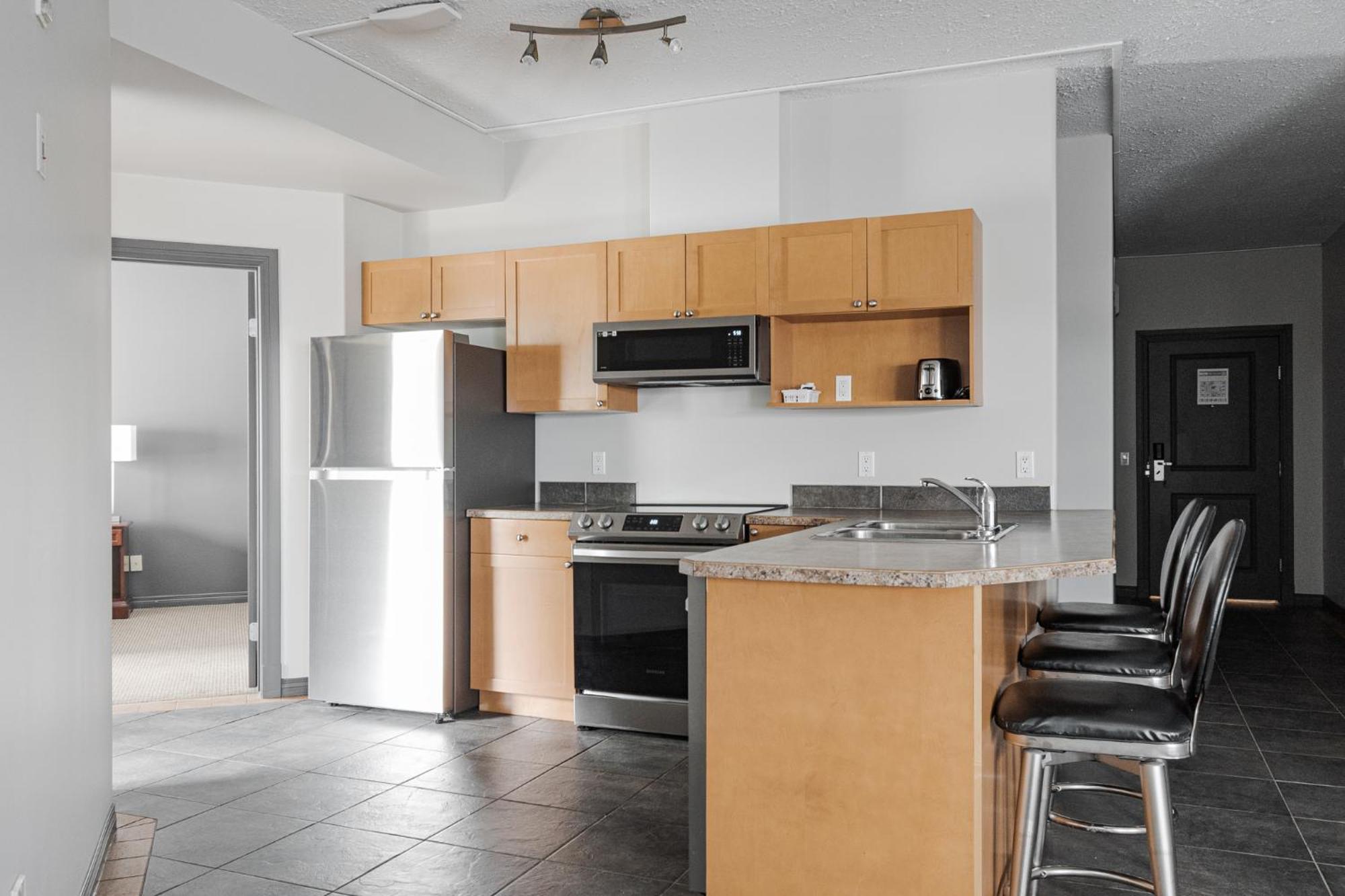 Premier Residence - Форт Макмъри Екстериор снимка