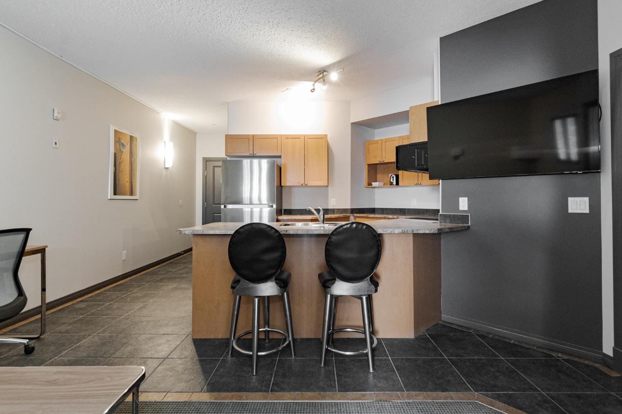 Premier Residence - Форт Макмъри Екстериор снимка