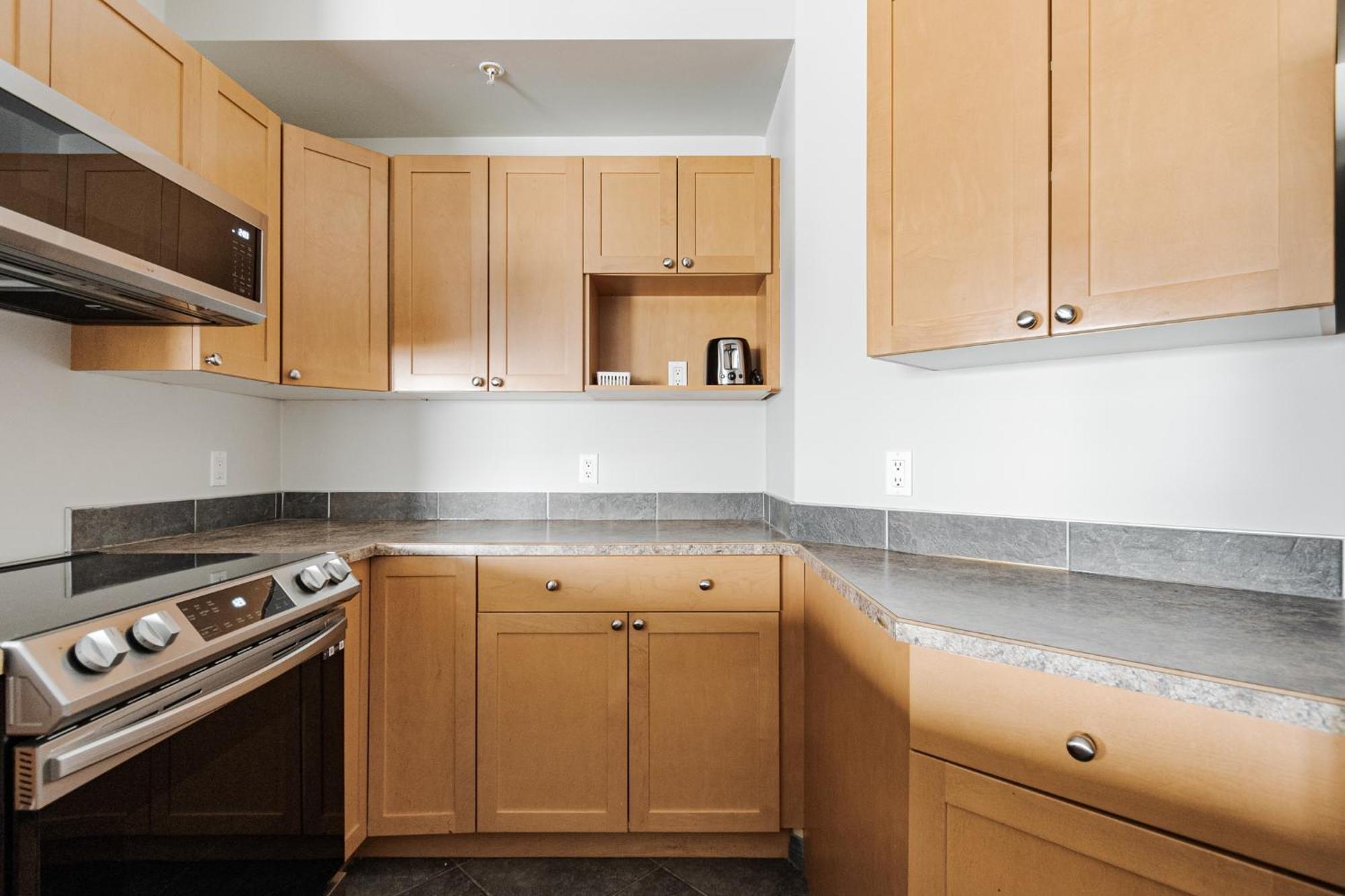 Premier Residence - Форт Макмъри Екстериор снимка